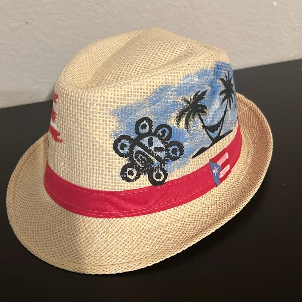 Hand painted Puertorrican hat ! Beautiful and unique
